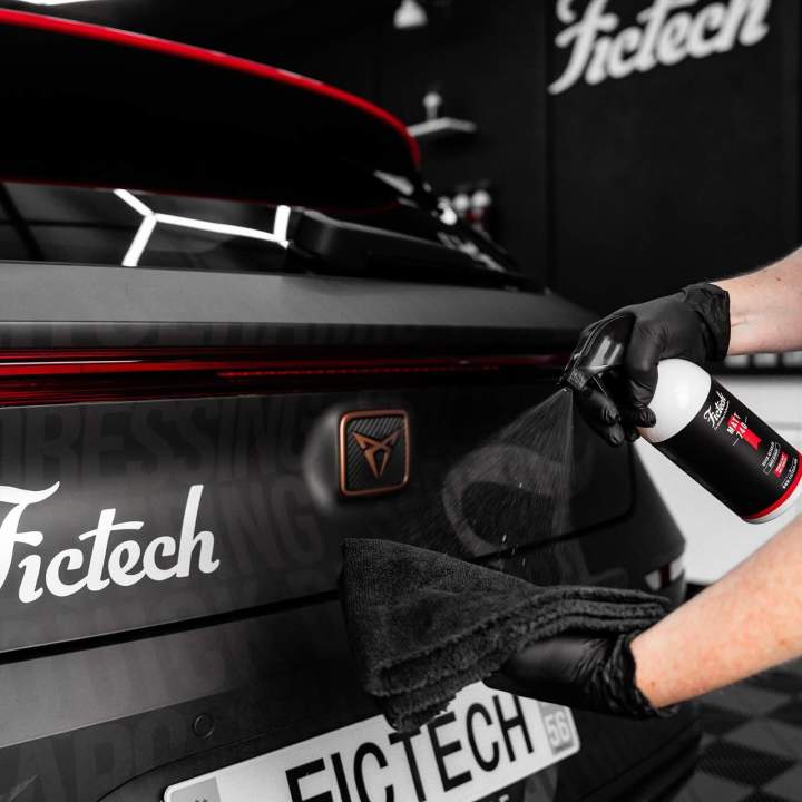 Pour sublimer et protéger durablement la carrosserie